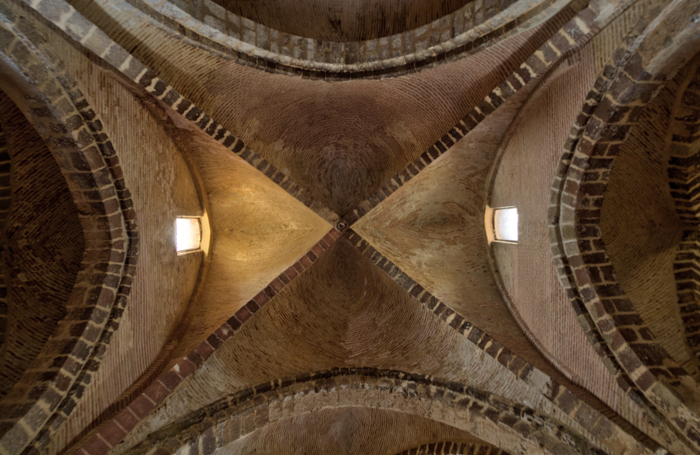 Bóveda de crucería de la nave central de la iglesia del castillo de Calatrava la Nueva